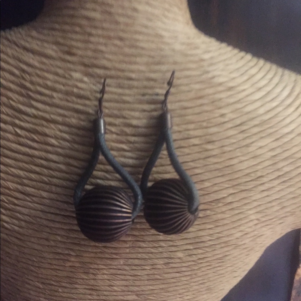 Ribbed Copper Dangle Earrings. - image 7
